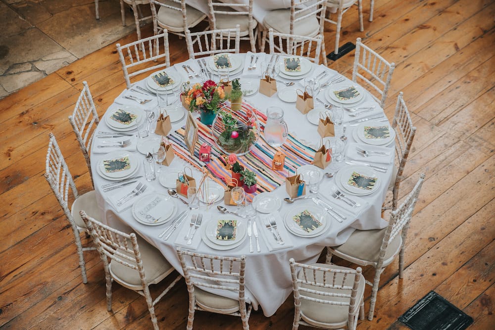 wedding round table, colourful decoration