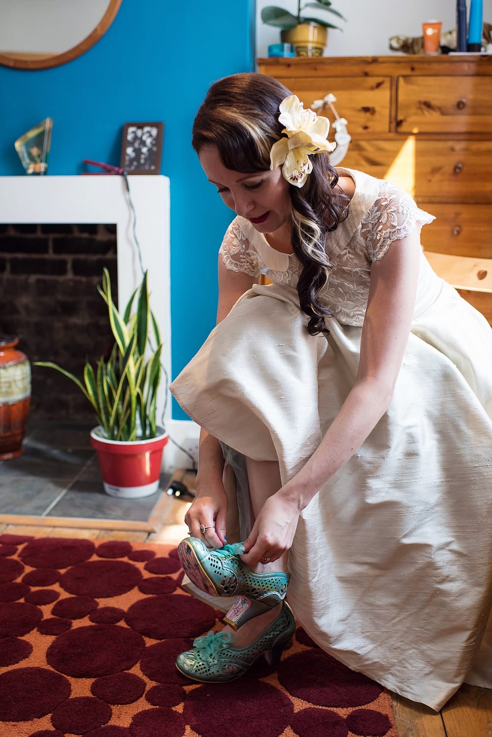 vintage colourful retro wedding, bride with turquoise shoes