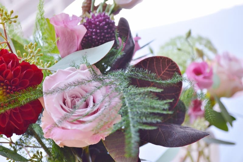 dusky pink wedding flowers, roses, aliums and lisianthus