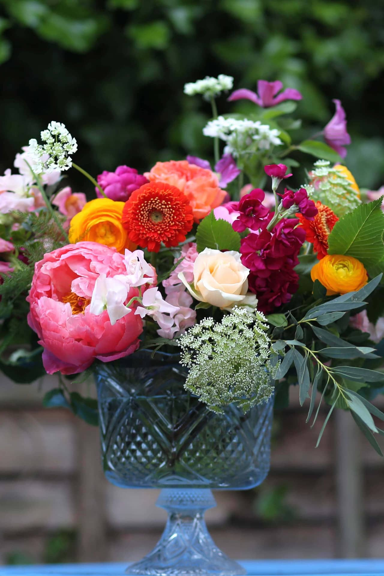 British grown flowers. Sussex Wedding florist. 